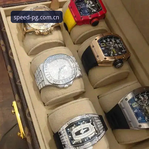 3块手表加2000英镑现金，凯伦·威尔逊这次退赛的代价比想象中大得多。北京时间6月23日凌晨，这位2024年世锦赛冠军在莱斯特冠军联赛首轮3-0零封对手后，突然宣布退出余下赛事——原因不是伤病，而是他位于约克郡的家中遭了贼。从比赛数据看，威尔逊当天状态并不差，首局单杆破百、两局零封对手，但当他接到邻居电话得知家里被翻了个底朝天时，心态直接崩了，这种情况下继续打球反而容易受伤。